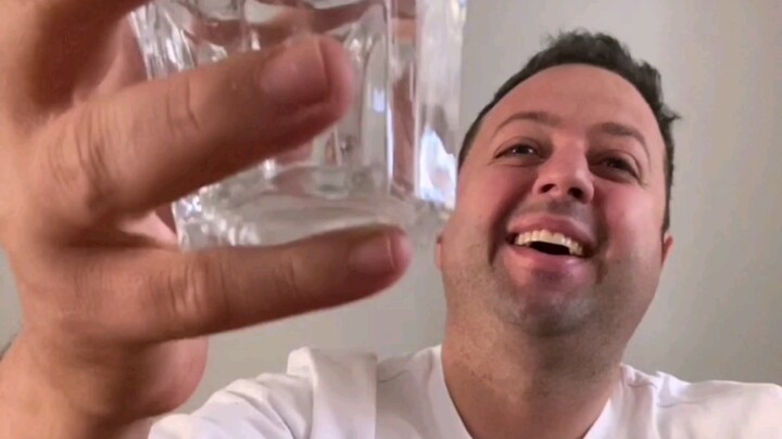 Chinese and foreign drinking table cultures are actually like this!!!