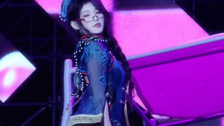 在舞台下偷偷看到个一见钟情的小僵尸