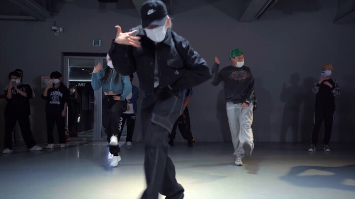 【1M】Koreografi ISAK 《BILLIE EILISH》