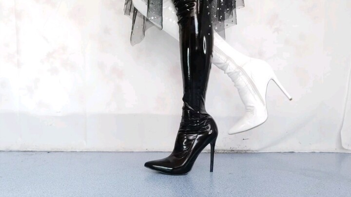 الشياطين الأبيض والأسود