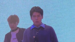 [Shake the most fierce shoulders!] WANNABE's all-male cover of Shin Yoo Jin's beautiful straight sho