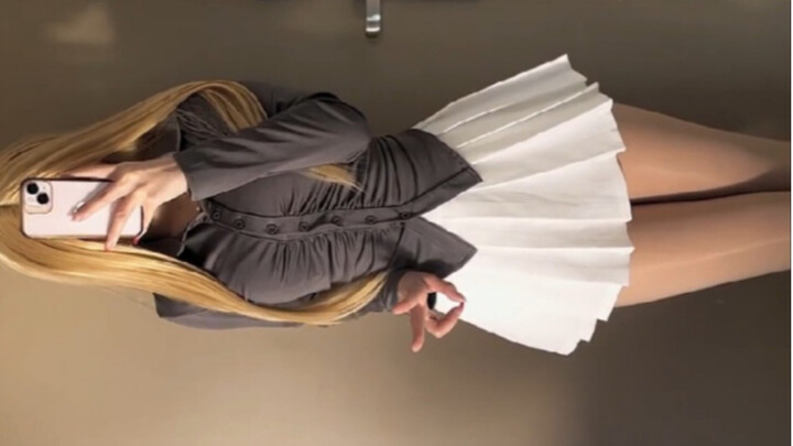 Black silk long legs short skirt royal sister is yyds