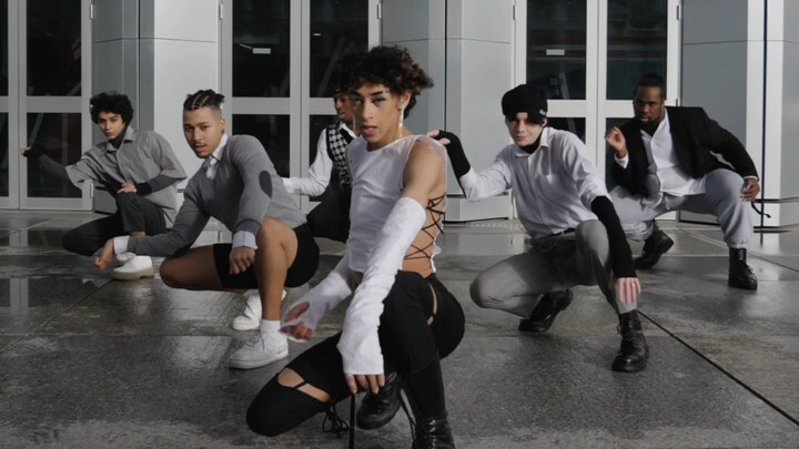 Great dancers know no gender! French super-powerful male dance troupe Weki Meki - COOL shows you the