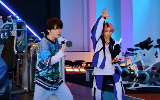 عندما أشاهد POWEEEEER، أشعر دائمًا أن بعض الحركات مألوفة جدًا.