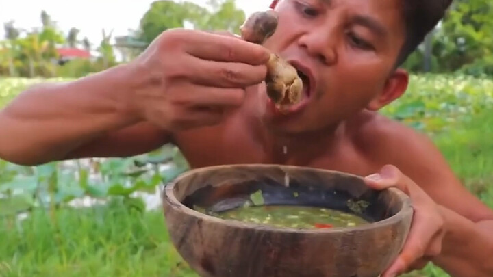 Pernah makan belut bertato?