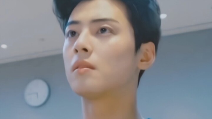 พอเห็นหน้าสดของพี่คนนี้แล้ว ฉันก็อยากบอกแค่ว่า ให้เอาเครื่องสำอางไปบริจาคให้ผู้ที่ต้องการดีกว่า