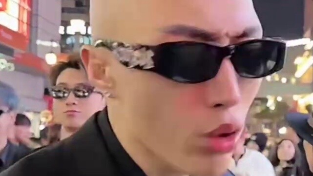 Tim basket F3 di luar ruangan menghadapi konflik antara paman topi dan penggemar, Dan Zong berubah m