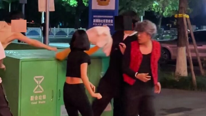 ถ้าไม่ใช้เล่ห์เหลี่ยมหน่อย ก็เก็บของขวัญไม่ได้หรอก