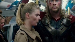 Thor bị tên phản diện dịch chuyển khiến anh phải đi tàu điện ngầm để quay lại chiến trường, các mỹ n