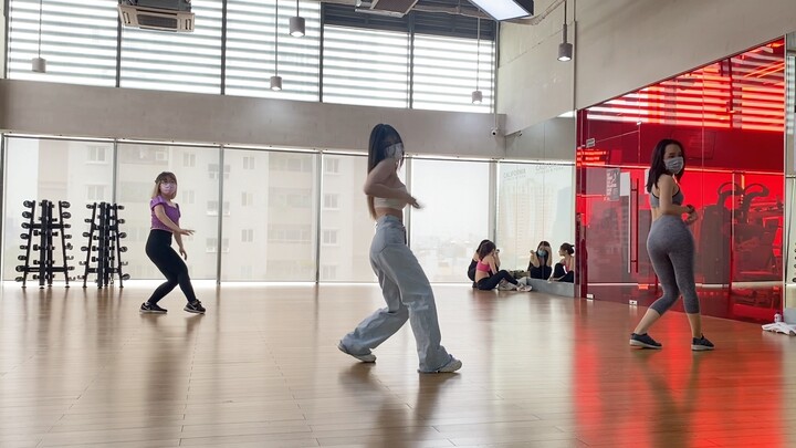 Không nhớ tên bài🤣🤣