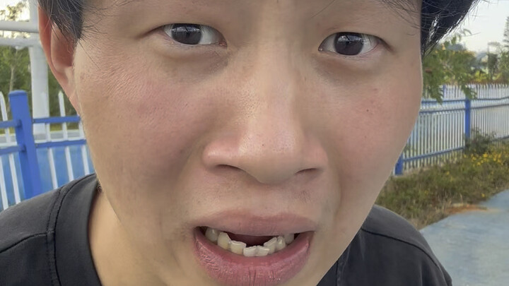 Cũng chỉ nhục nhã có trăm năm thôi aq