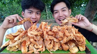 พุงปลาแซลมอนทอด กรอบๆ เหลืองๆ กินปลาฉลองต้นปี