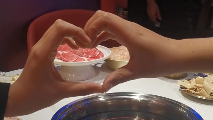 和姐妹的谷子碰杯但柯南