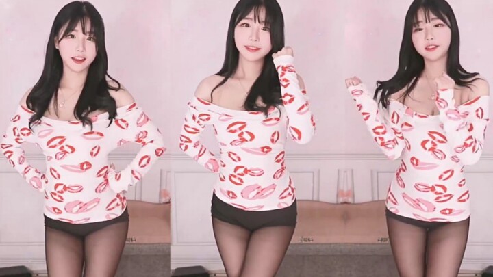 集可爱和性感于一体的美女主播小姐姐热舞
