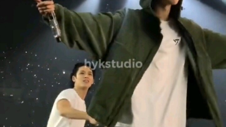 【كوي باي】، معصم الصغير جيد جدًا وسهل الإمساك به، أليس كذلك؟