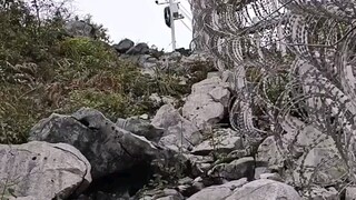 “你已非法进入中华人民共和国境内，请立即返回！”