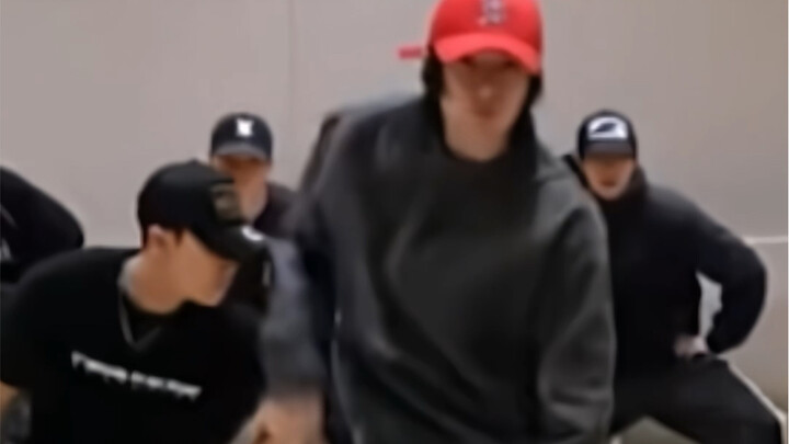 【Choi Beomgyu】Tolonglah, break dance-nya sangat keren!