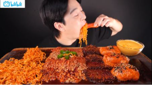 ASMR MUKBANG  SPICY ENOKI MUSHROOMS  FIRE NOODLES SAUSAGE EATING #amthuc