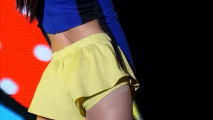 【AOA】150622 Kim Seol Hyun atasan biru + rok mini kuning celana pendek serangan jantung