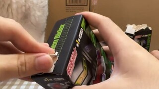 Tantangan unboxing kotak buta gesper bercahaya paduan Kamen Rider kreasi cerdas dalam negeri