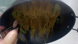 Pacar ingin makan mi bihun, tidak masalah, aku buatkan untuknya