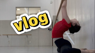 Học viện múa Bắc Kinh, năm thứ ba | Học sinh khiêu vũ đang lấy thức ăn