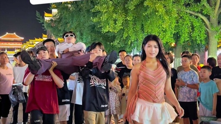 رقصة مدينة شيانغيانغ القديمة، لم أتوقع أن يكون هناك العديد من الأساتذة في المشهد