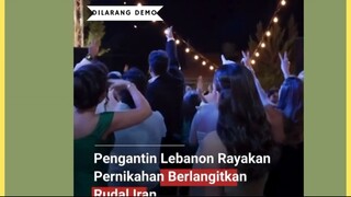 Sebuah momen meluncurnya rudal balistik Iran menuju Israel terekam oleh kamera salah satu fotografer