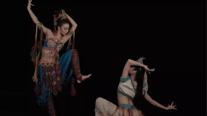 Beijing Dance Academy Dunhuang Dance "Rebounding Pipa"