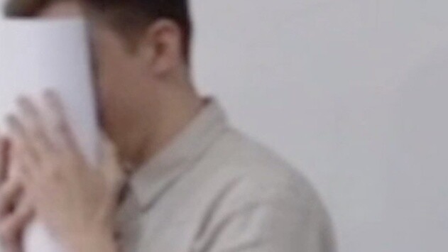 Người nước ngoài này đã tốt nghiệp Chương trình tiếng Trung và vào ngày bảo vệ...