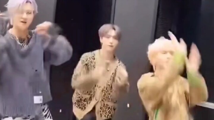 I'm amazed by Ju Jianyi, the dance king.