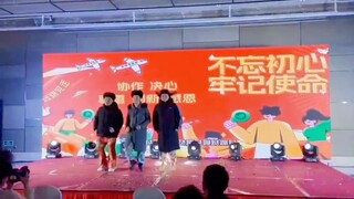 Creative and funny stage show at the annual meeting [Katyusha]