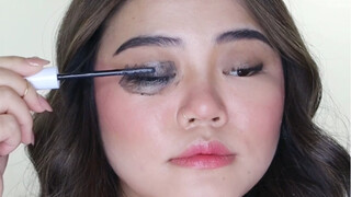 Mascara-removing brush? Something’s fishy—this is obviously just trying to rip me off!