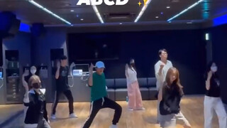 【جانغ وو يونغ】تحدي نايون من فرقة توايس في غرفة تدريب "ABCD" كضيفة خاصة