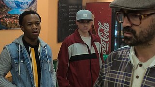 Ketika seorang gangster kecil bertemu dengan bos gangster, akhir ceritanya sangat nyaman!