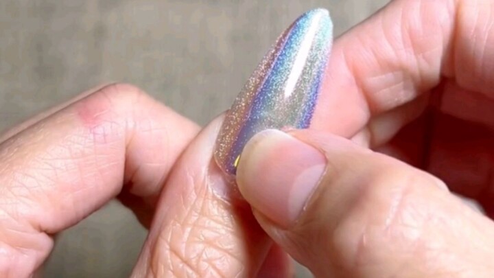 So this is how you apply solid glue to avoid overflow and sticking to fur 🥹