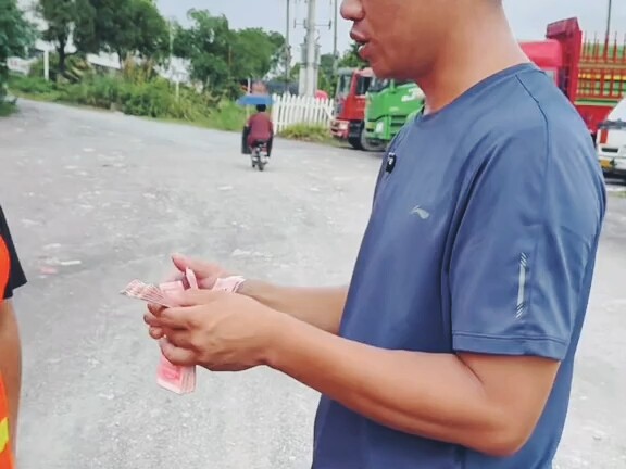 Di zaman sekarang, jaringan dan koneksi lebih berharga daripada tenaga kerja. Kepandaian bersosialis