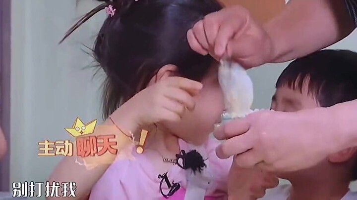 จิตใจของลัคกี้แข็งแกร่งขนาดไหน ถูกทำให้เสียใจก็แอบปาดน้ำตาคนเดียว แค่มองก็รู้สึกสงสารจนใจจะขาดแล้ว!