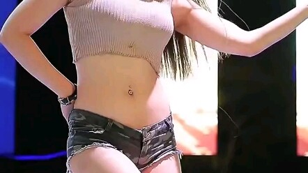 #Girl Group Dance#Beautiful girl dancing live
