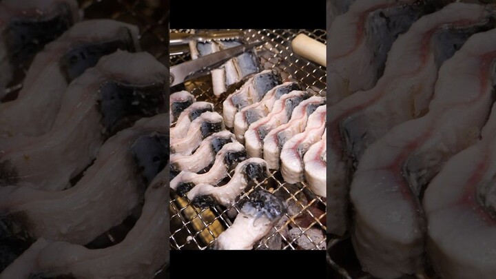 Tuyệt đỉnh bồi bổ sức khỏe! Trang trại nuôi cá chình và món cá chình nướng đáng kinh ngạc