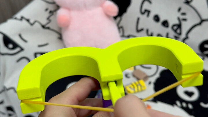 Introducing the newest member of the Radish Family: Radish B Bow! Even the experts can’t put it down