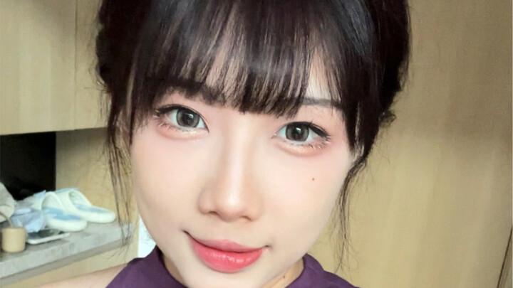 Lần này bạn đã bước ra khỏi màn hình, còn tôi thì đã tháo tai nghe xuống
