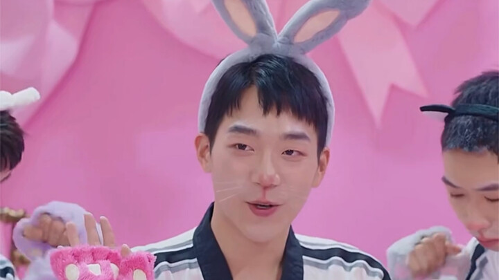 จู่ๆ นักเรียนอันธพาลประจำโรงเรียนก็กลายเป็นเด็กดี ดูปฏิกิริยาของทุกคนสิ ขำมาก! #Ma Sichao#Zhou Yiran