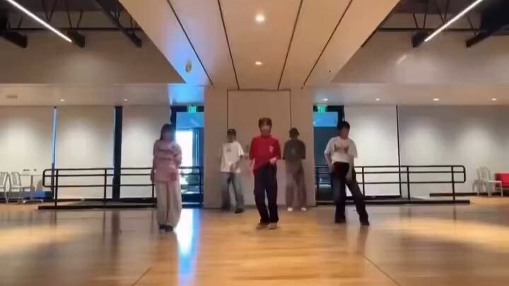 A2O LITE XILI’s pre-debut dance performance video with A2O SOUL members TAI, ZAI, AYDEN, and ZET.