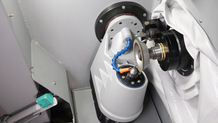 Avyac NC18, the ultimate 5 axis grinding machine for your drills and cylindrical tools