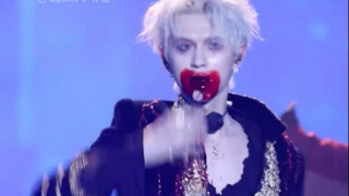 I agree we should keep the traditional "embarrassing-the-stars" segment at the concert: "Lu Han," "H