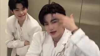 บอกว่าจะโชว์ "ความสามารถของนักร้องนำ" แต่กลับเต้นเพลงใหม่ SPAGHETTI ของ LESSERAFIM ซะงั้น! เสียงประก