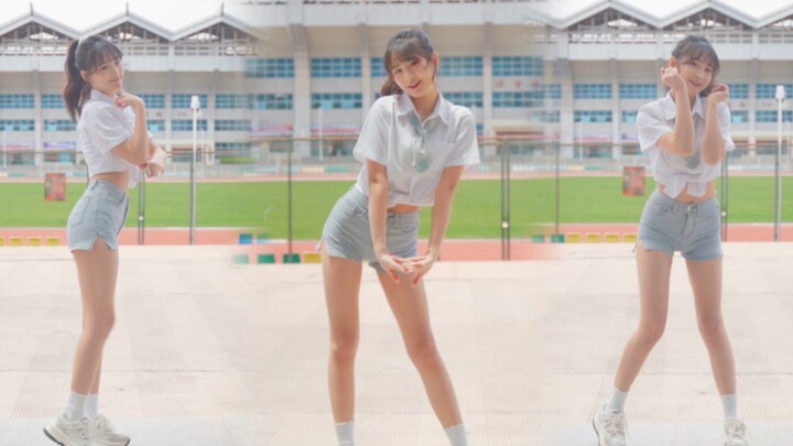 【So Crazy】夏日小学妹～学长放学后要去后面操场散步嘛？