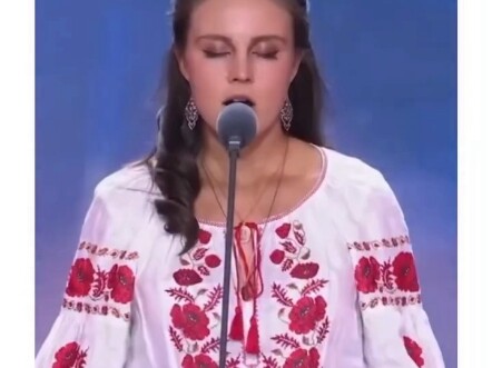 صرخت صرخة واحدة فاستدعت جميع أسلافها.