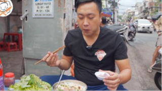 Quán Bún Mọc 60 Năm Bán Đắt Như Tôm Tươi Nhờ Món Chả Nóng Gia Truyền phần 1 #food